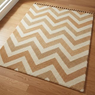 Sand-tone chevron rug pattern